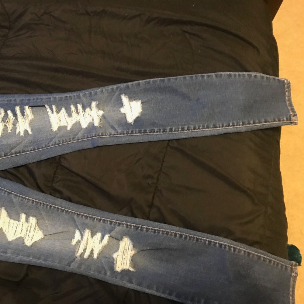 Ripped Jeggings/ Jeans